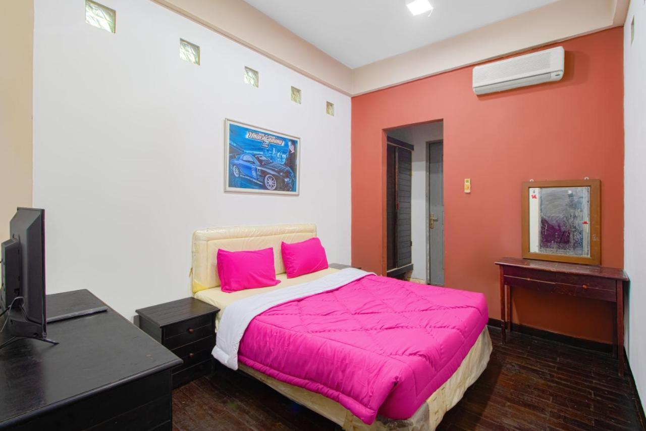 Tobana House Bintaro Hotel Джакарта Екстериор снимка