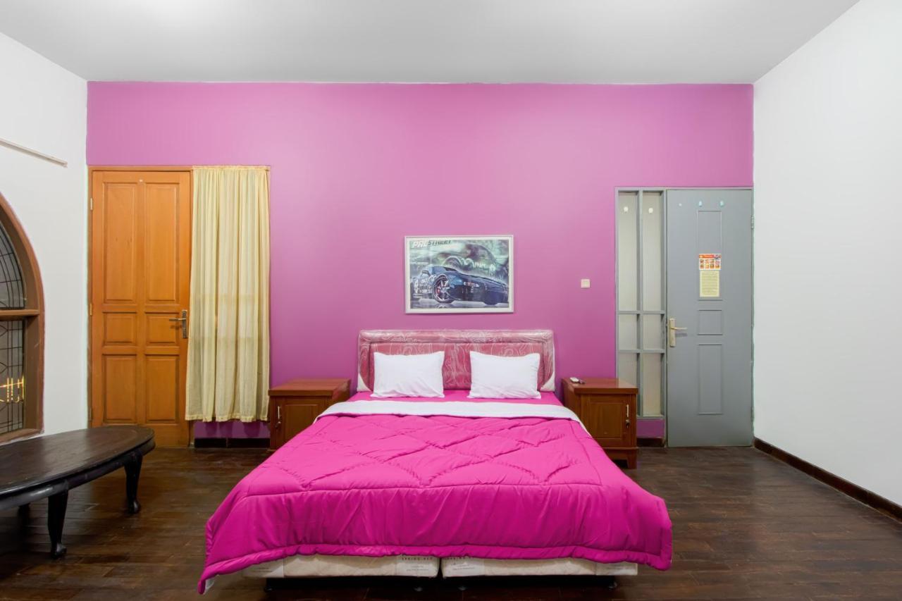 Tobana House Bintaro Hotel Джакарта Екстериор снимка