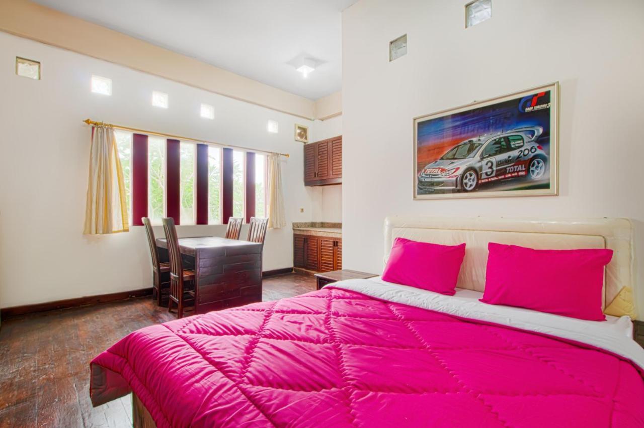 Tobana House Bintaro Hotel Джакарта Екстериор снимка