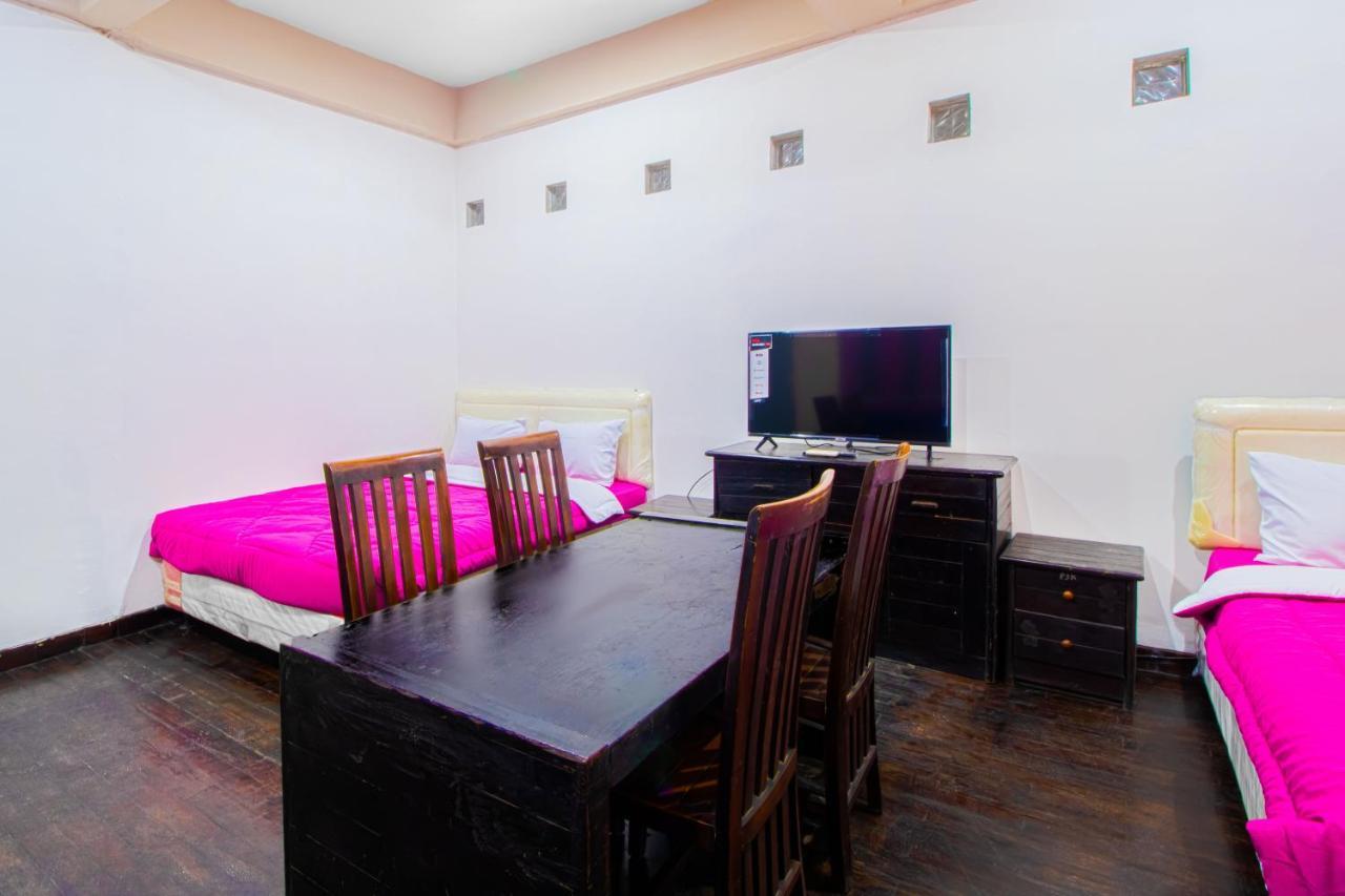 Tobana House Bintaro Hotel Джакарта Екстериор снимка