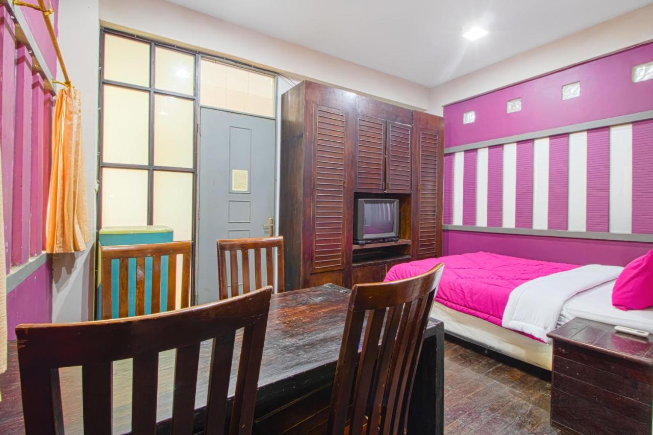 Tobana House Bintaro Hotel Джакарта Екстериор снимка