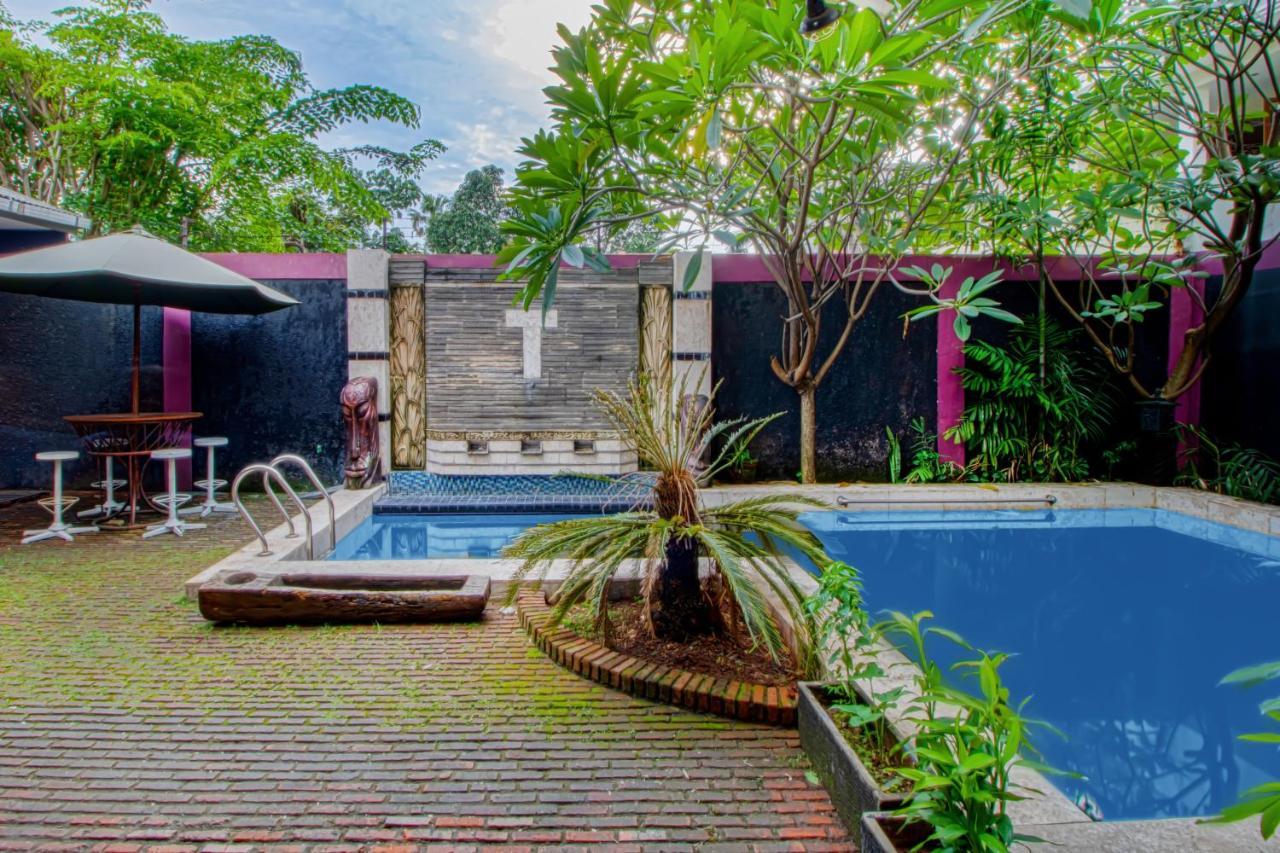 Tobana House Bintaro Hotel Джакарта Екстериор снимка