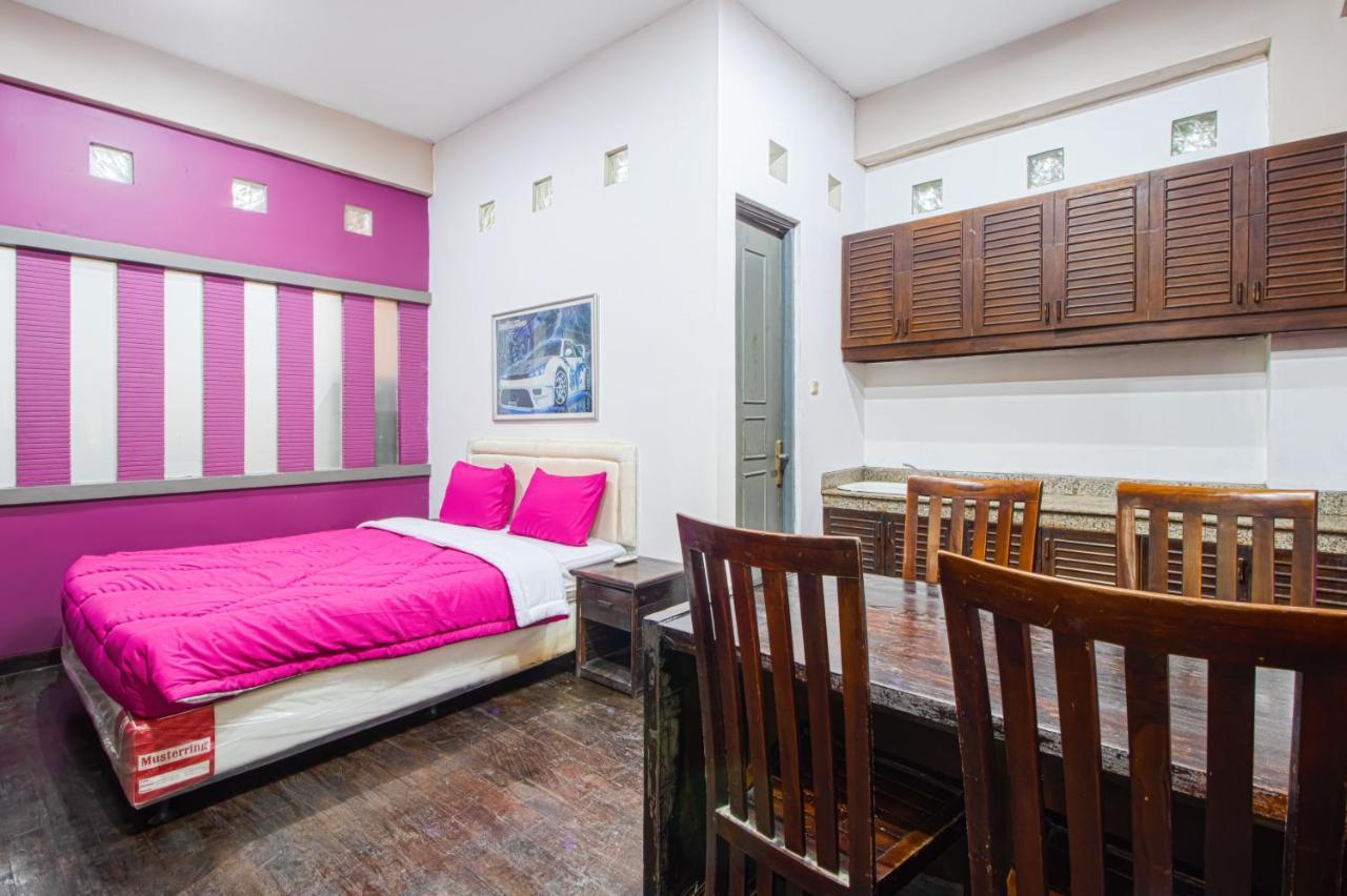 Tobana House Bintaro Hotel Джакарта Екстериор снимка